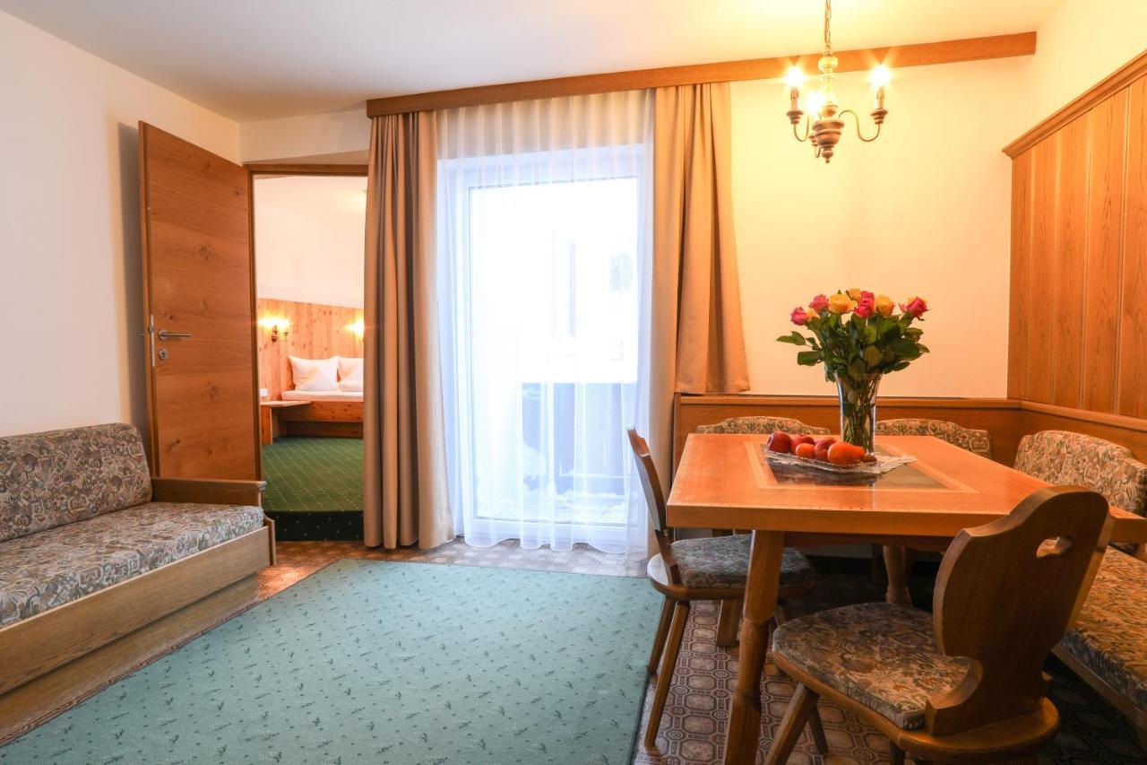 Berghotel Rasis กัลเทือร์ ภายนอก รูปภาพ