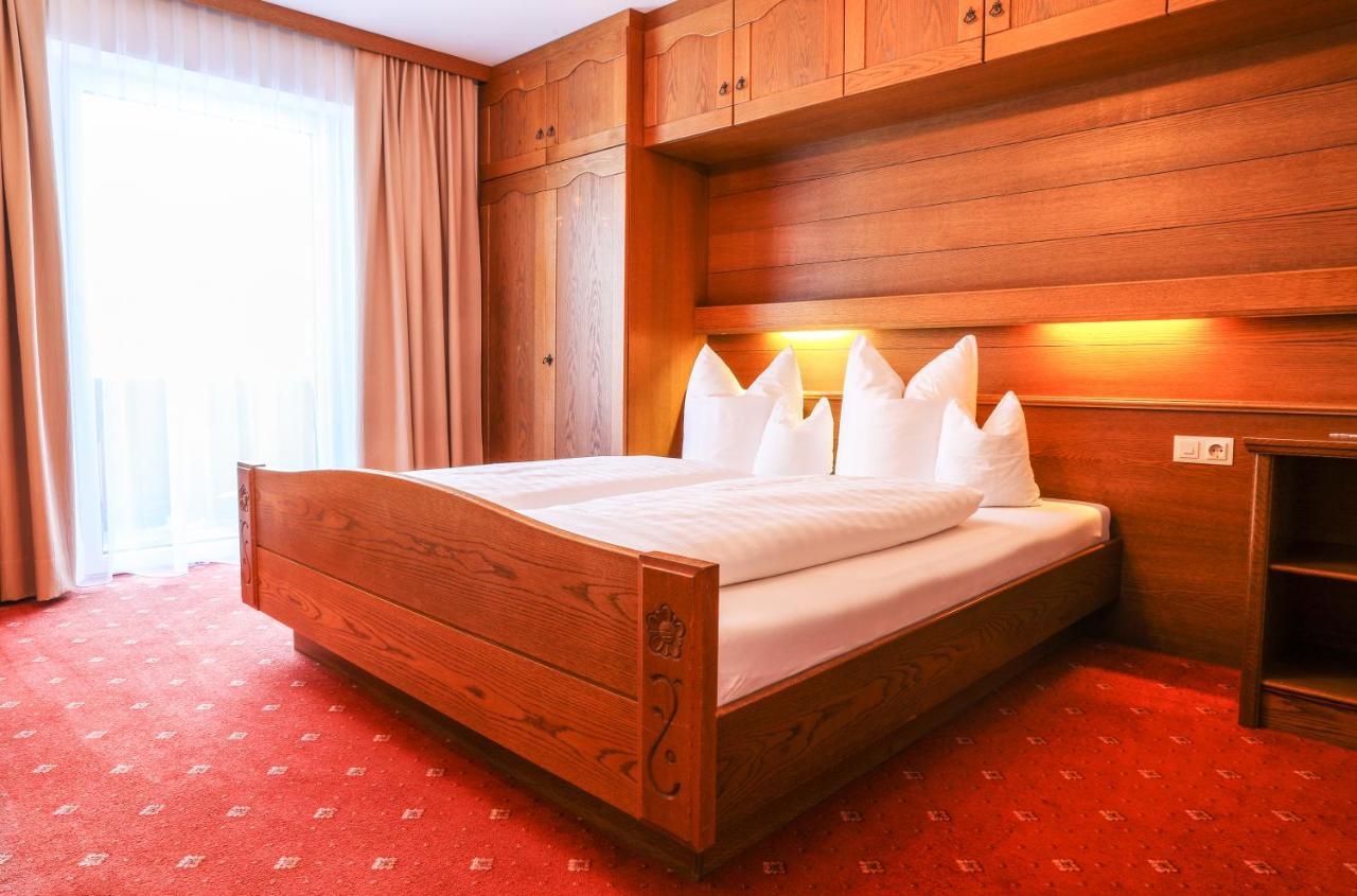 Berghotel Rasis กัลเทือร์ ภายนอก รูปภาพ