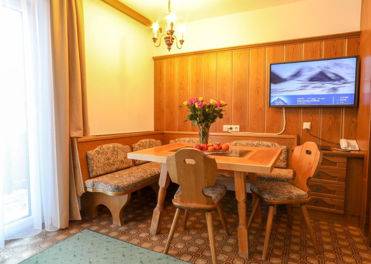 Berghotel Rasis กัลเทือร์ ภายนอก รูปภาพ